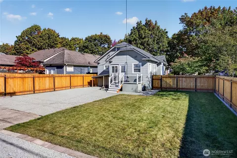 Exterior - 2320 Mcdougall Ave, Everett, WA 98201 photo 3 of 4