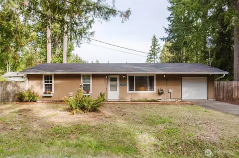 3960 NE Seldom Seen Ln, Bremerton, WA 98311