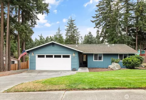 255 NW Columbia Dr, Oak Harbor, WA 98277