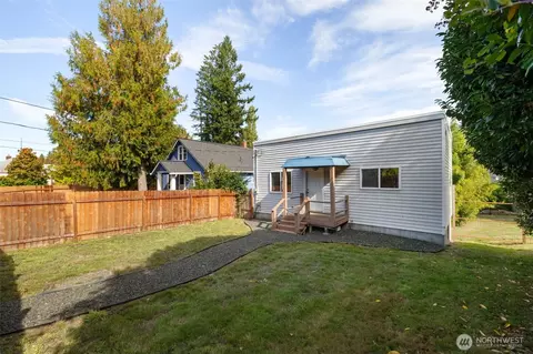 1405 Flower Ave, Port Orchard, WA 98366