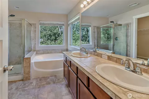 Bath - 1701 177th St E, Spanaway, WA 98387 photo 1 of 4