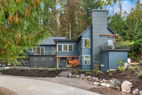 7693 NE Beverly Ln, Bainbridge Island, WA 98110