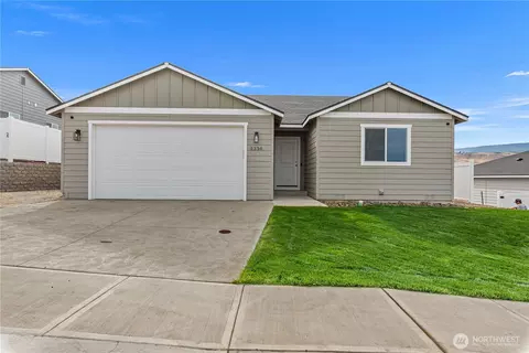 2330 Noah St SE, East Wenatchee, WA 98802