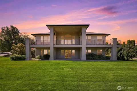 1021 Country Ct, Richland, WA 99352