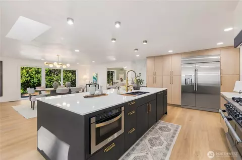 Kitchen - 23323 49th Ave SE, Bothell, WA 98021 photo 5 of 6