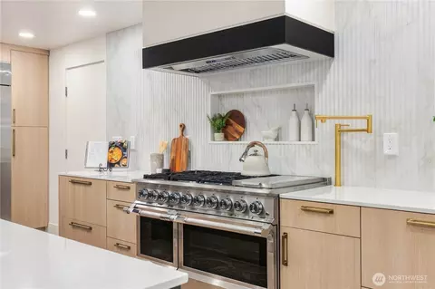 Kitchen - 23323 49th Ave SE, Bothell, WA 98021 photo 6 of 6