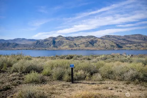 202 Village Way, Oroville, WA 98844