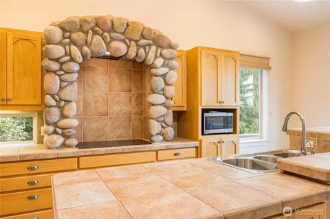 Kitchen - 242 Forest Haven Dr, Sequim, WA 98382 photo 2 of 6