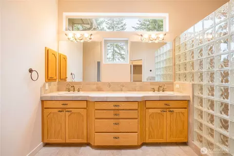 Bath - 242 Forest Haven Dr, Sequim, WA 98382 photo 2 of 5
