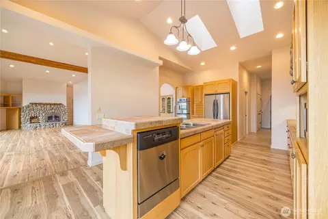 Kitchen - 242 Forest Haven Dr, Sequim, WA 98382 photo 5 of 6