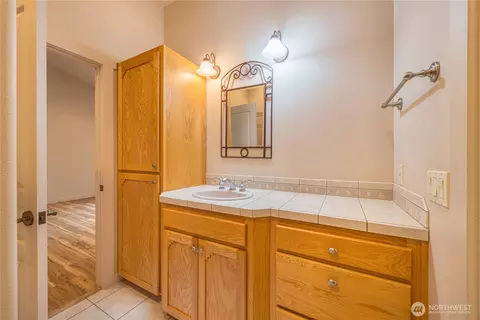 Bath - 242 Forest Haven Dr, Sequim, WA 98382 photo 4 of 5