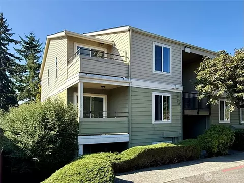 3233 NE 12th St #215, Renton, WA 98056