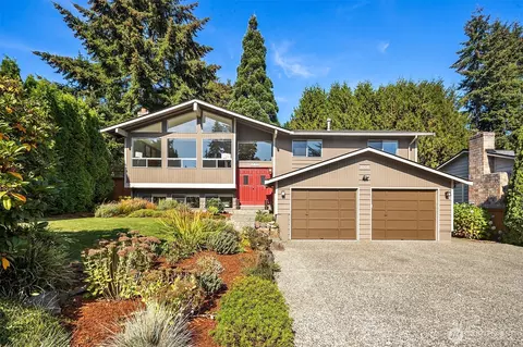 3008 NE 201st Pl, Lake Forest Park, WA 98155