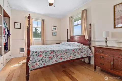 Bedroom - 208 Mead Ave, Everson, WA 98247 photo 4 of 5