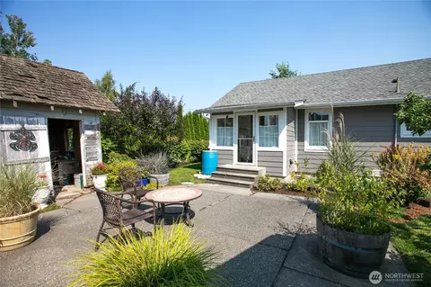 Exterior - 208 Mead Ave, Everson, WA 98247 photo 3 of 15