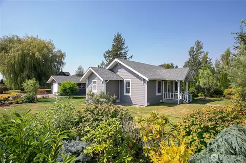 Exterior - 208 Mead Ave, Everson, WA 98247 photo 14 of 15