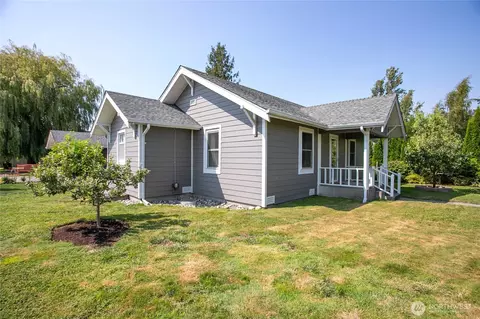 Exterior - 208 Mead Ave, Everson, WA 98247 photo 13 of 15