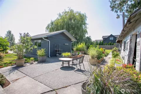 Exterior - 208 Mead Ave, Everson, WA 98247 photo 5 of 15