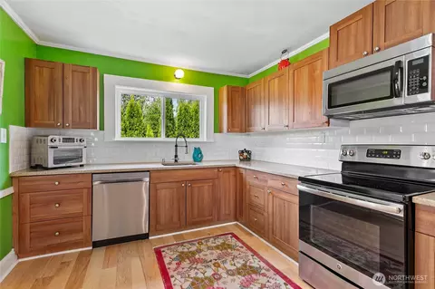 Kitchen - 208 Mead Ave, Everson, WA 98247 photo 5 of 5