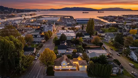 1515 F St, Bellingham, WA 98225
