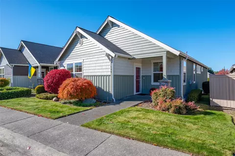 1649 SW Vanguard St, Oak Harbor, WA 98277