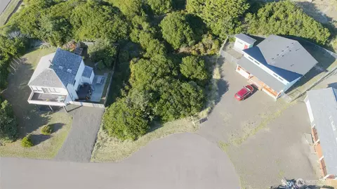 1114 Glendover Ct SW, Ocean Shores, WA 98569