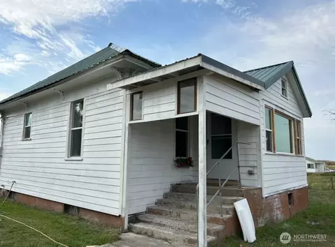 4 SW Raymond St, Wilbur, WA 99185