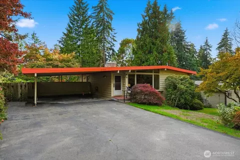 3739 NE 192nd St, Lake Forest Park, WA 98155