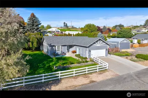 20 Amanda Ln, Selah, WA 98942