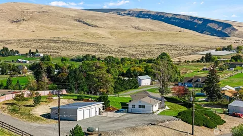 3670 N Wenas, Selah, WA 98942