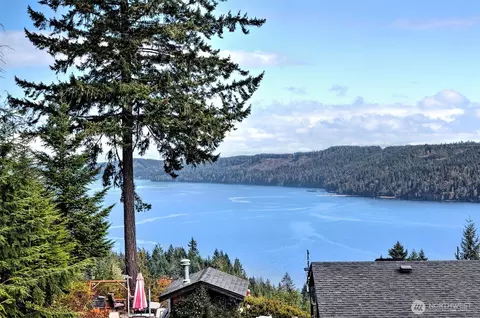 140 N Spindrift Dr, Lilliwaup, WA 98555