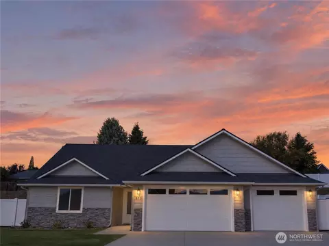 873 NE Tyler Pl, East Wenatchee, WA 98802