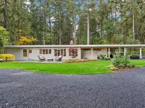 32 Bridlewood Cir, Kirkland, WA 98033