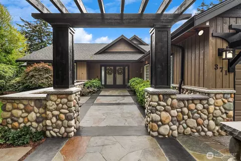 371 Vine St, Camano Island, WA 98282