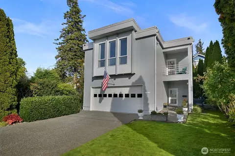 1005 11th St, Bellingham, WA 98225