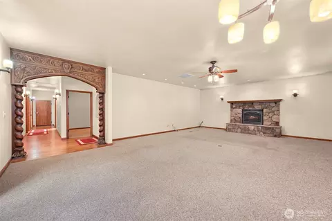 Living - 918 Citadel Dr, Everson, WA 98247 photo 1 of 5