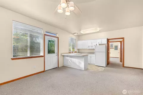Living - 918 Citadel Dr, Everson, WA 98247 photo 5 of 5