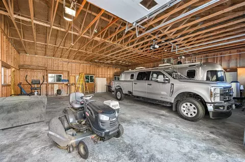 Exterior - 918 Citadel Dr, Everson, WA 98247 photo 5 of 10