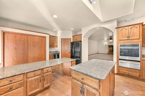 Kitchen - 918 Citadel Dr, Everson, WA 98247 photo 2 of 6