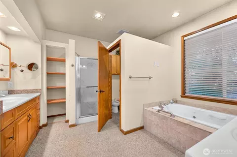 Bath - 918 Citadel Dr, Everson, WA 98247 photo 1 of 1
