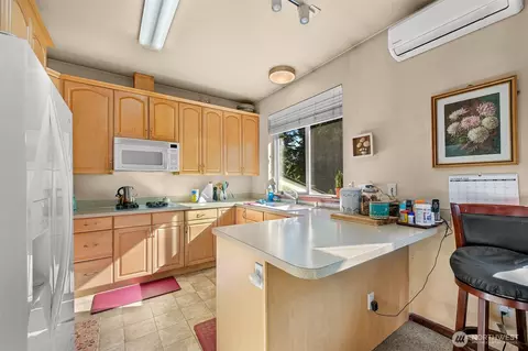Kitchen - 918 Citadel Dr, Everson, WA 98247 photo 4 of 6