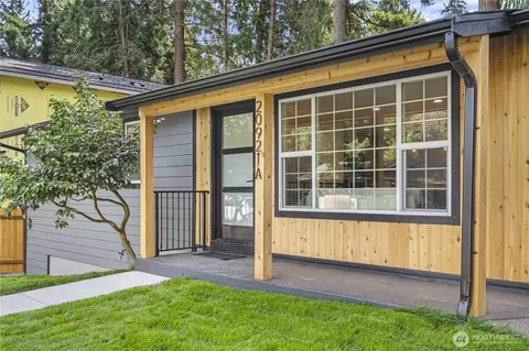 Exterior - 20921 W Richmond Rd, Bothell, WA 98021 photo 5 of 11