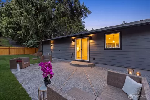 Exterior - 20921 W Richmond Rd, Bothell, WA 98021 photo 10 of 11
