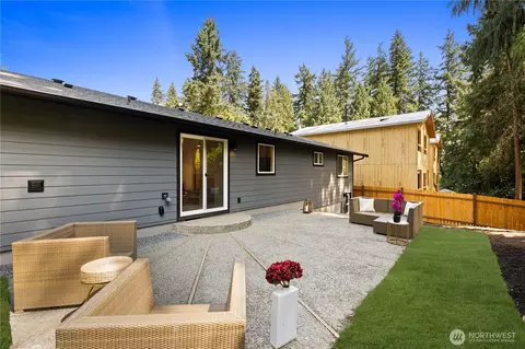 Exterior - 20921 W Richmond Rd, Bothell, WA 98021 photo 8 of 11