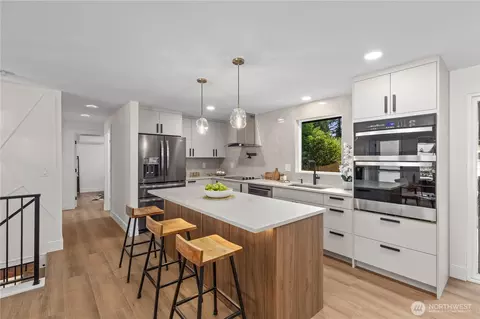 Kitchen - 20921 W Richmond Rd, Bothell, WA 98021 photo 1 of 6