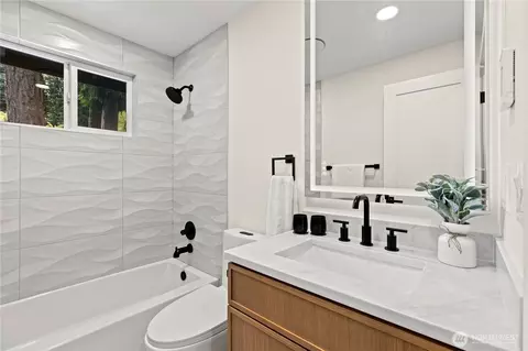 Bath - 20921 W Richmond Rd, Bothell, WA 98021 photo 4 of 4