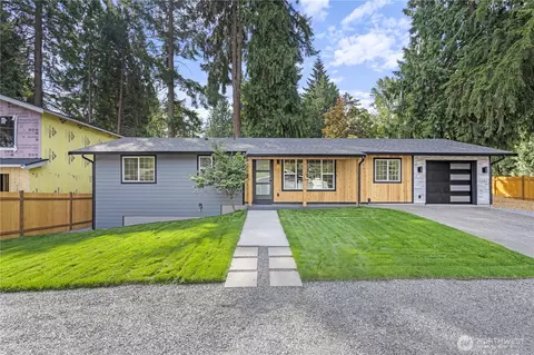 Exterior - 20921 W Richmond Rd, Bothell, WA 98021 photo 4 of 11