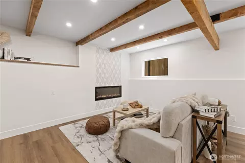 Living - 20921 W Richmond Rd, Bothell, WA 98021 photo 3 of 3