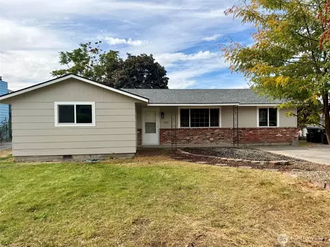 920 S Garden Dr, Moses Lake, WA 98837