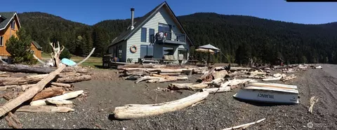 771 Strawberry Bay Ln, Anacortes, WA 98221